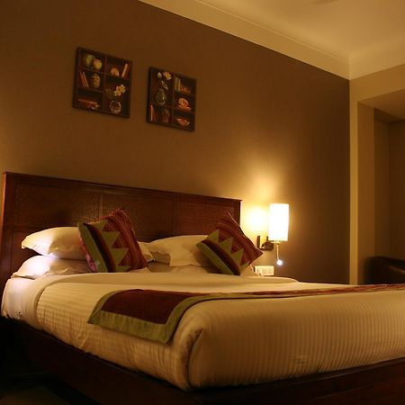 Juhu Residency Boutique Hotel Mumbai Exterior photo