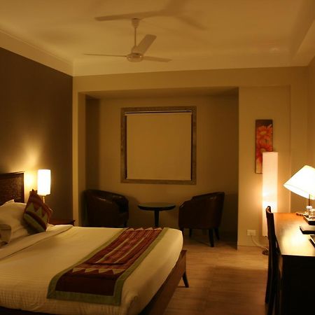 Juhu Residency Boutique Hotel Mumbai Exterior photo
