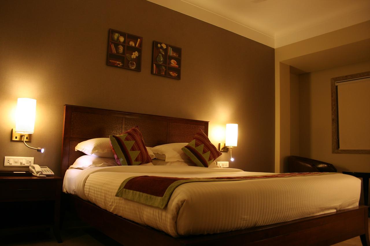 Juhu Residency Boutique Hotel Mumbai Exterior photo