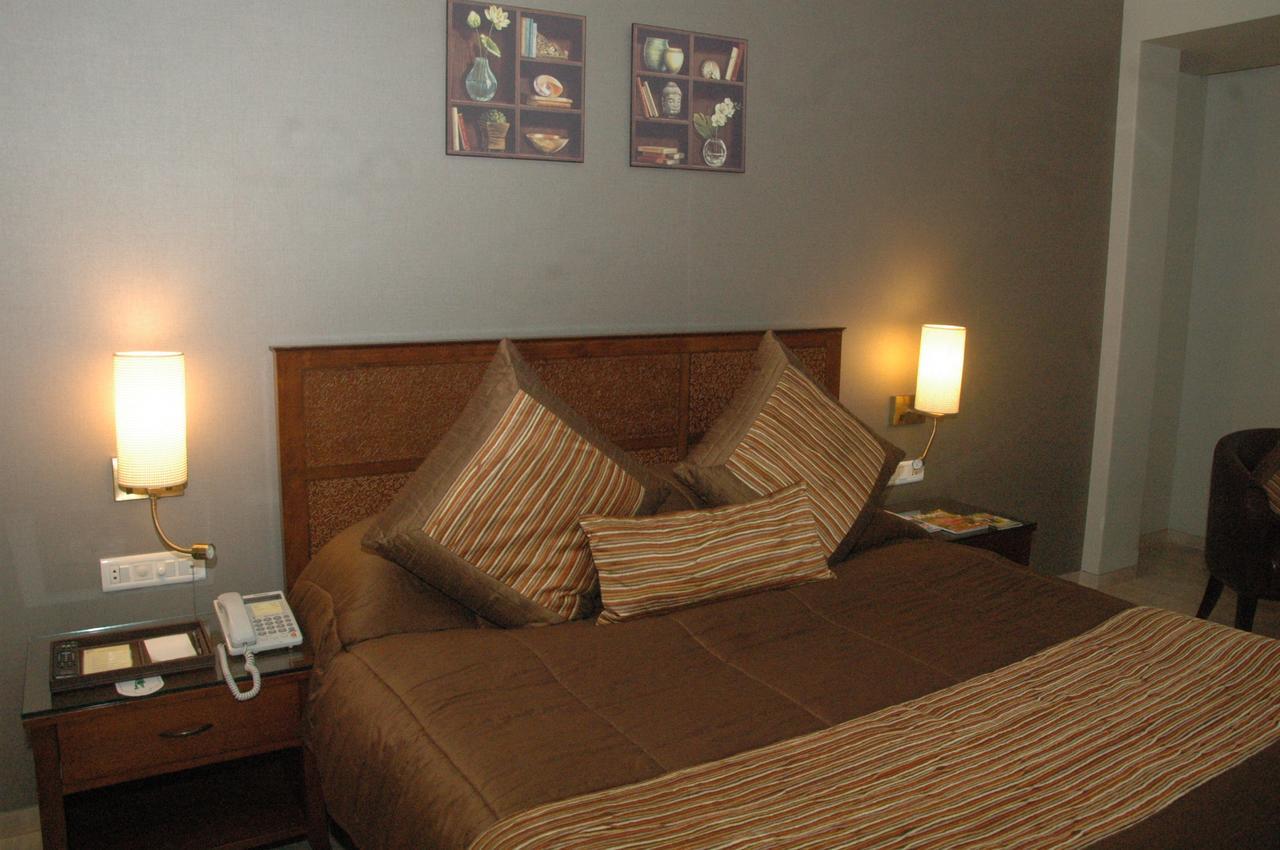 Juhu Residency Boutique Hotel Mumbai Exterior photo