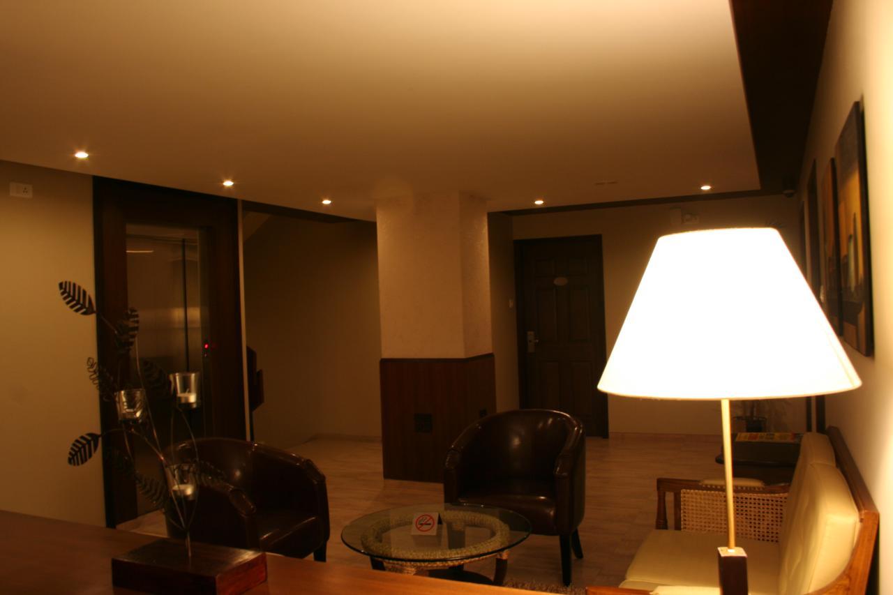 Juhu Residency Boutique Hotel Mumbai Exterior photo