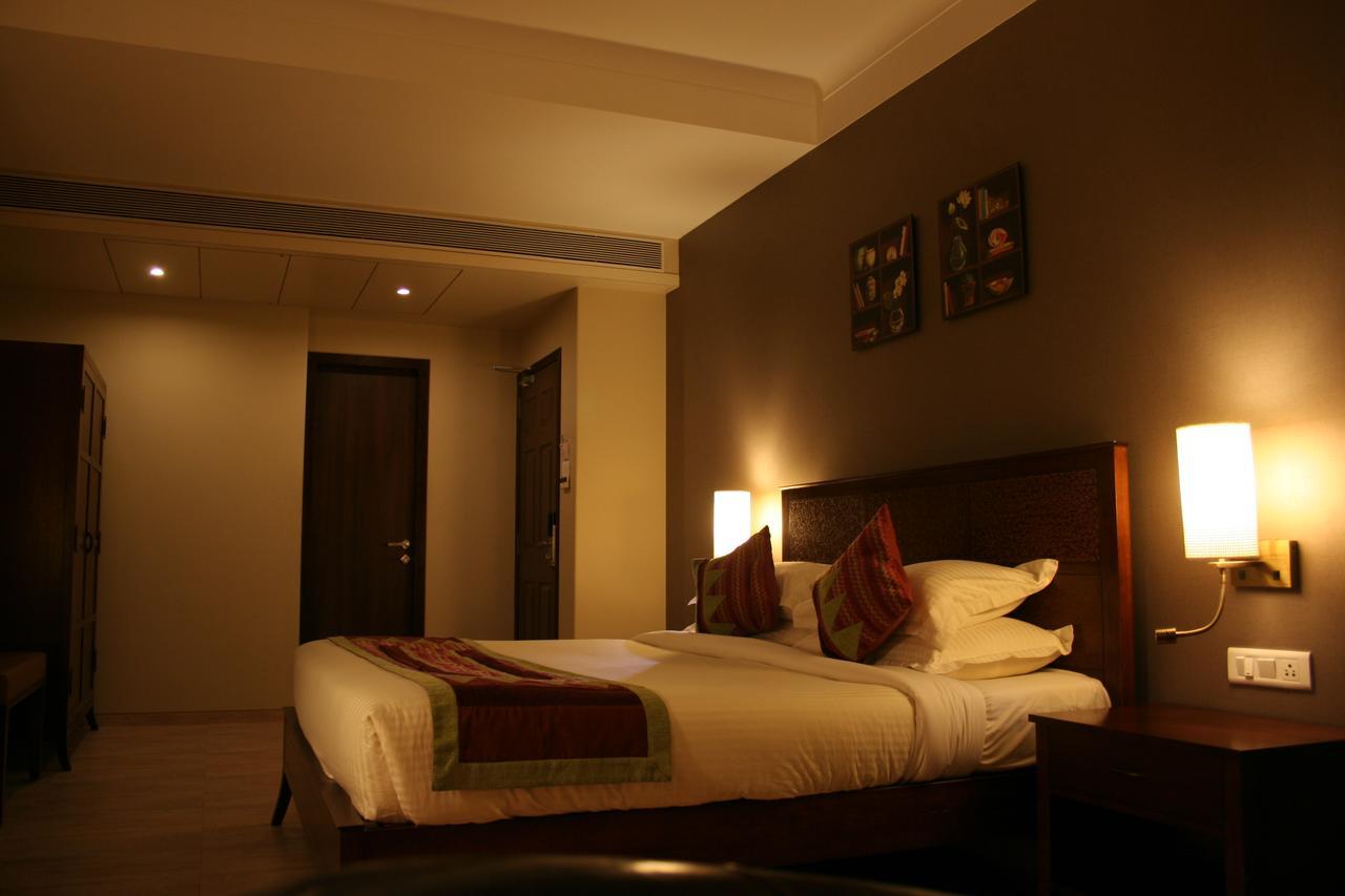 Juhu Residency Boutique Hotel Mumbai Exterior photo