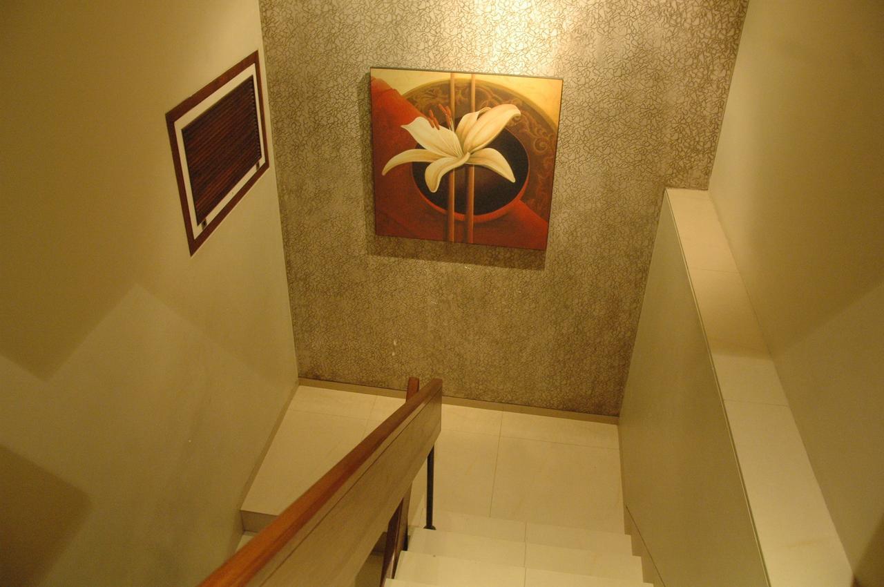 Juhu Residency Boutique Hotel Mumbai Exterior photo