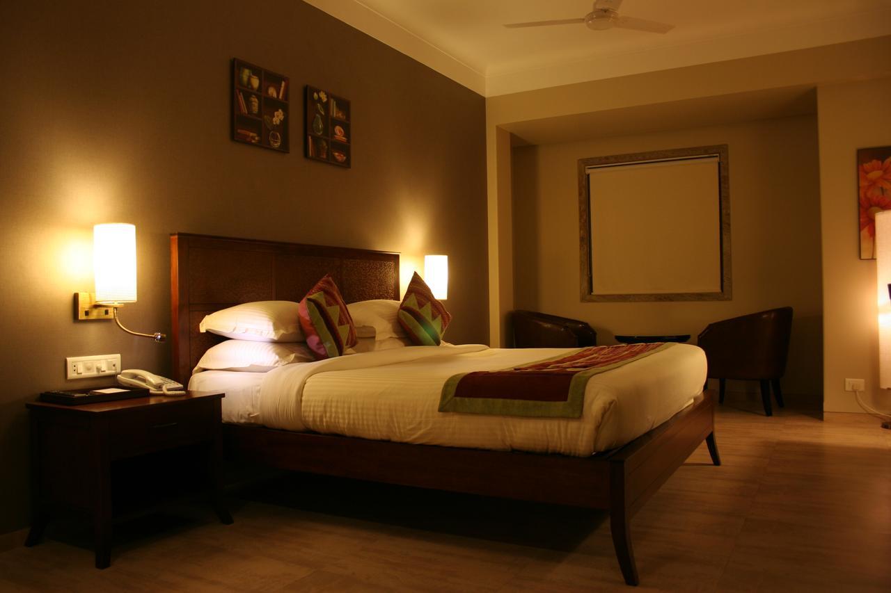 Juhu Residency Boutique Hotel Mumbai Exterior photo