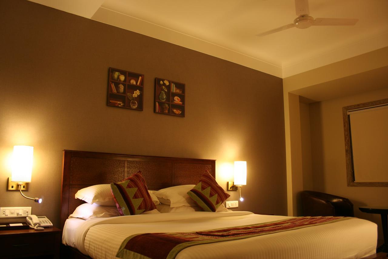 Juhu Residency Boutique Hotel Mumbai Exterior photo