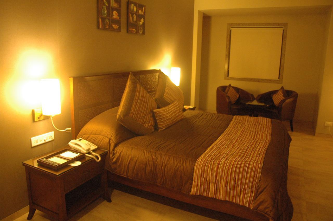 Juhu Residency Boutique Hotel Mumbai Exterior photo