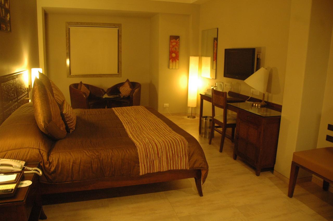 Juhu Residency Boutique Hotel Mumbai Exterior photo