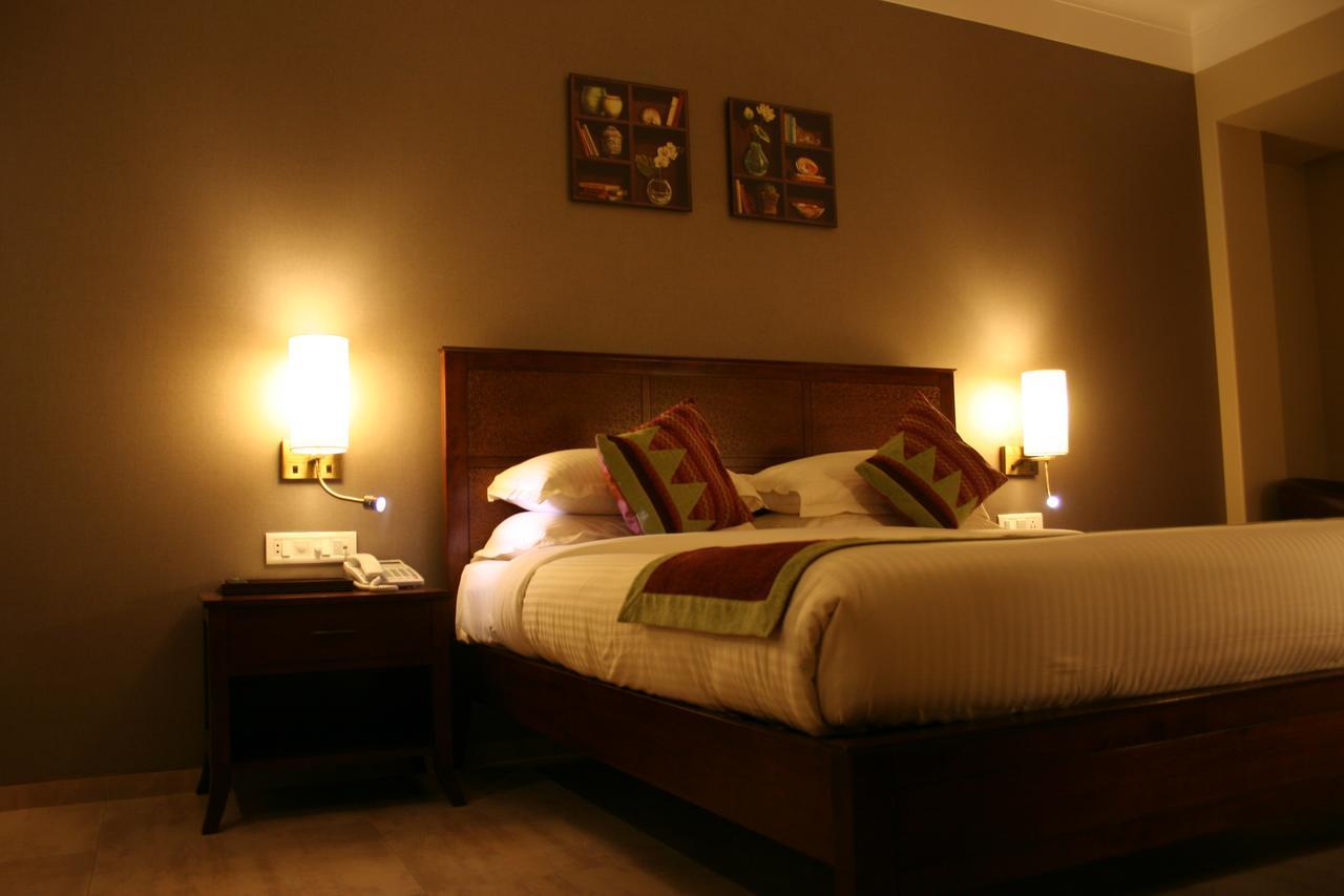 Juhu Residency Boutique Hotel Mumbai Exterior photo