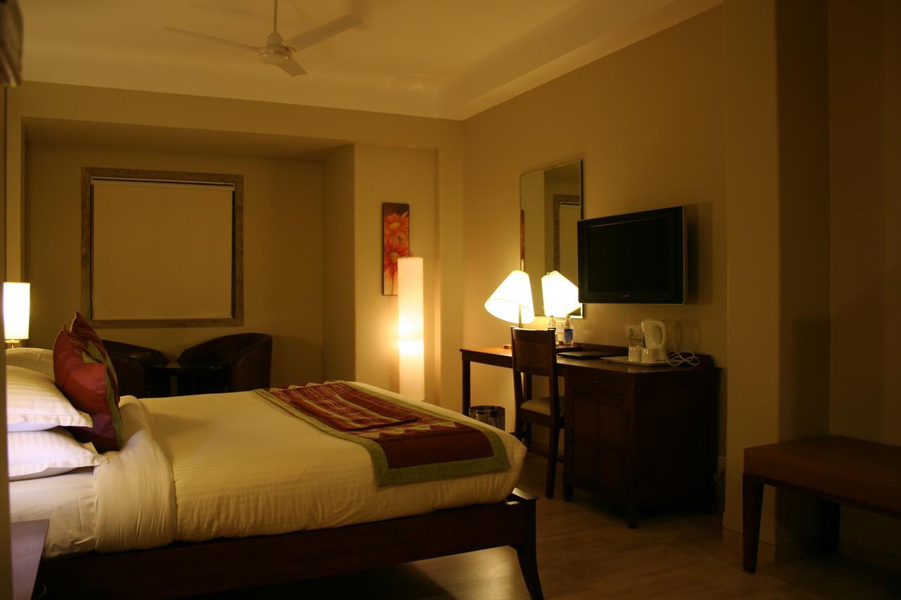 Juhu Residency Boutique Hotel Mumbai Exterior photo